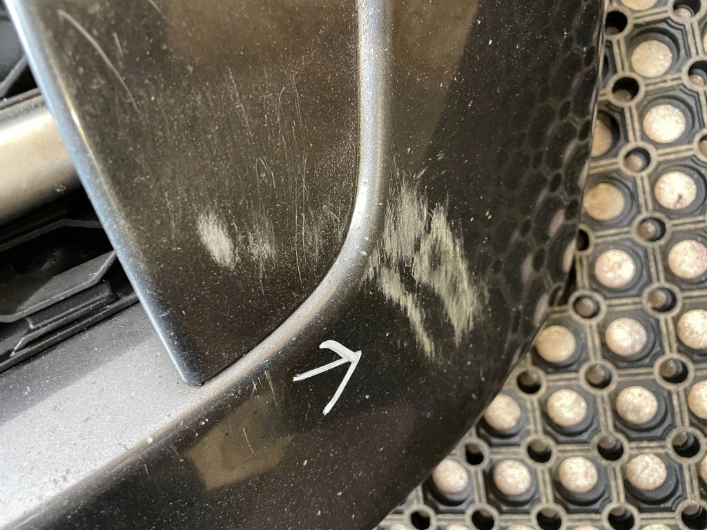 фото №9, Бампер перед передній pdc решітка радіатора jaguar xe x760 r-sport код лакофарбового покриття: lkt 15-