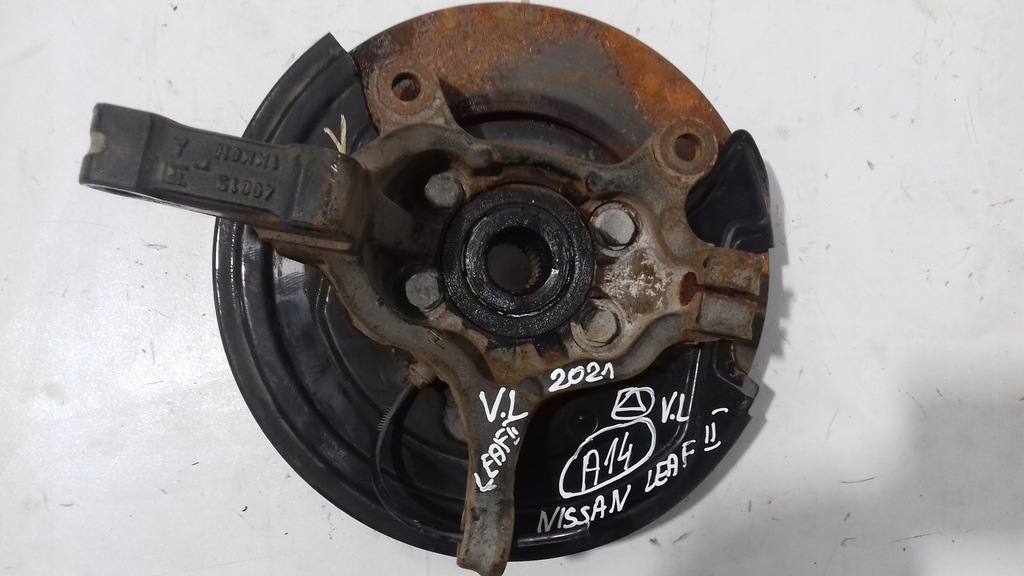 фото №4, Nissan leaf ii поворотный кулак левый перед ступица