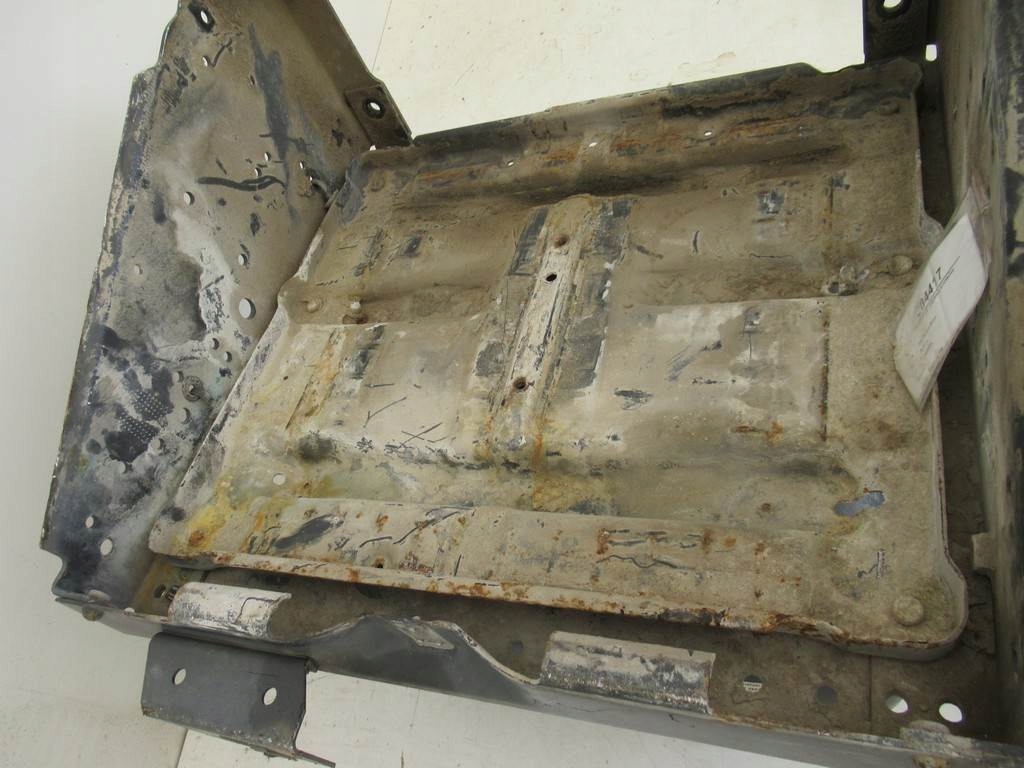 фото №4, Основание аккумуляторов mercedes-benz actros 2044