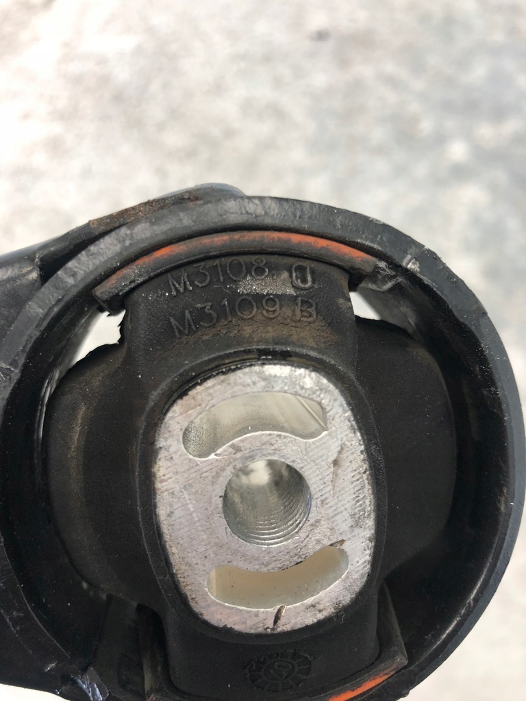 фото №5, Кронштейн подушка двигуна peugeot 607 lift