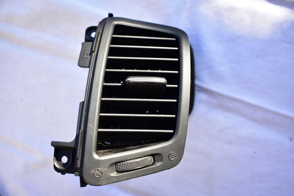 фото №1, Впуск решётка обдув kia sorento правая 97420-2p000