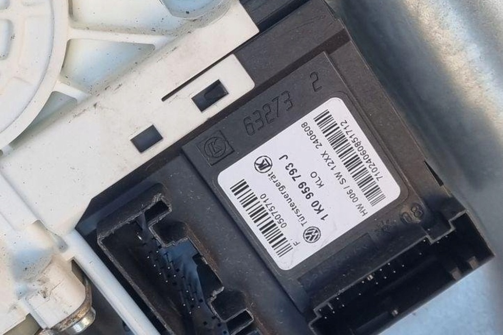 фото №9, Подъемник стекло левых передних дверь vw tiguan 5n_ 5n0971120g 2.0l