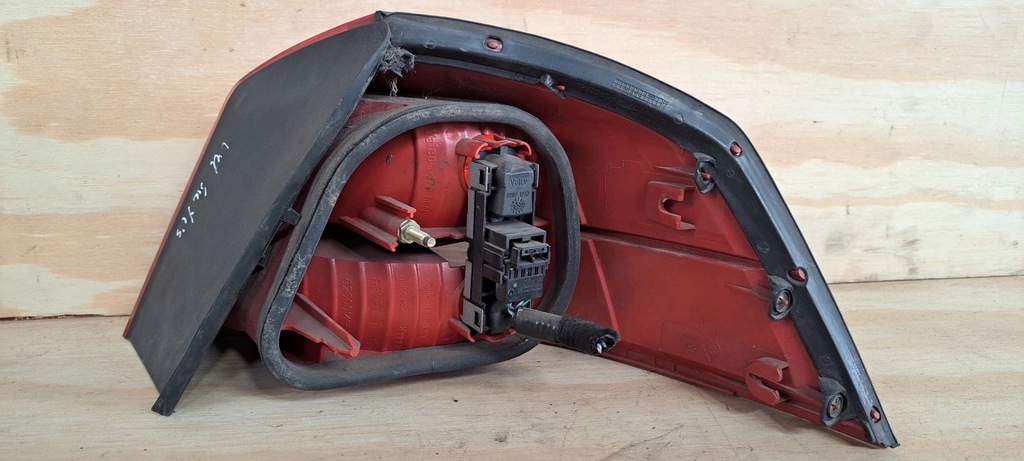 фото №2, Лампа задняя левая renault vel satis 8200014359