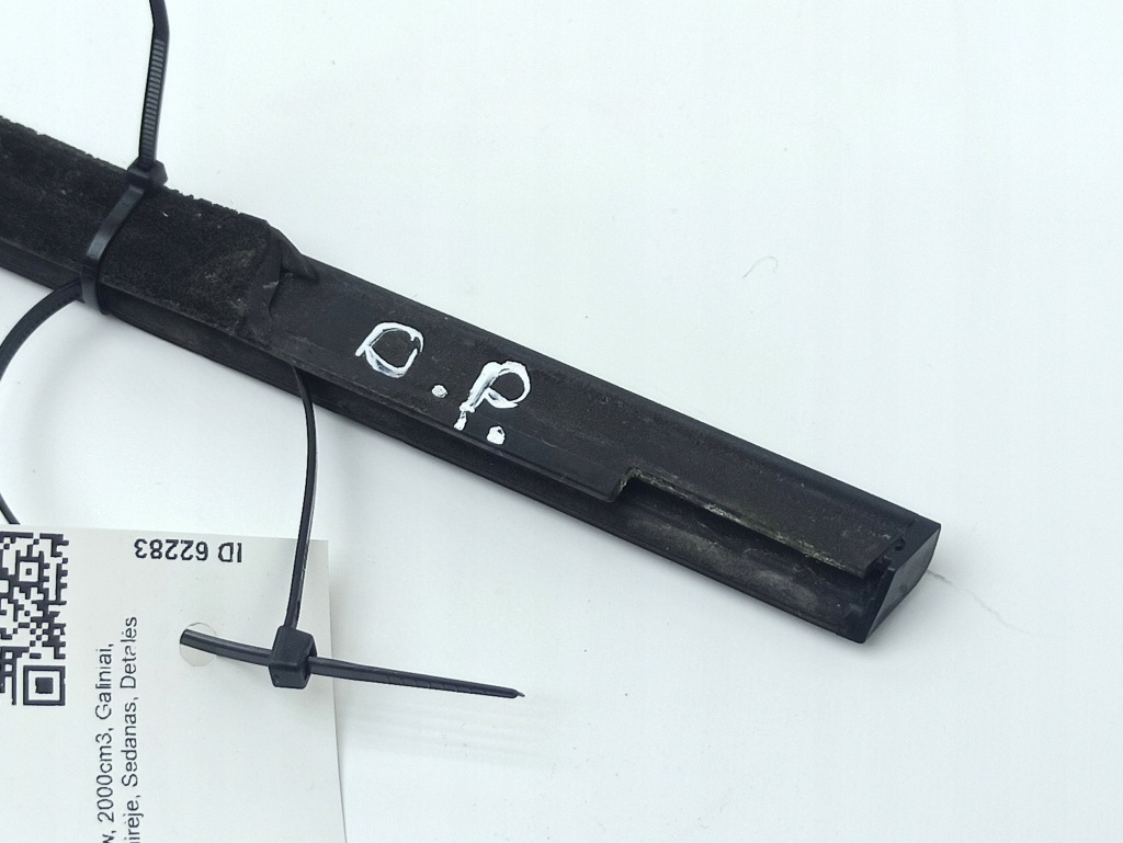 Bmw x1 e84 2010 правая сторона молдинг / прокладка стекло дверь передних с Разборки