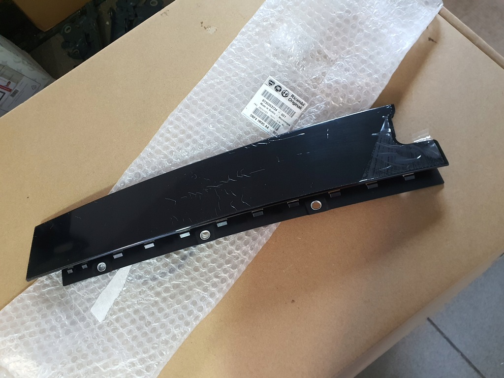 фото №1, Молдинг стойка дверь правый задняя 735522837 fiat 500l