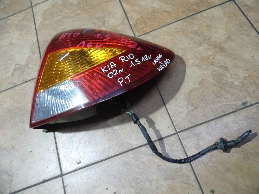 фото №1, Kia rio 1.5 16v 02' лампа правий задня