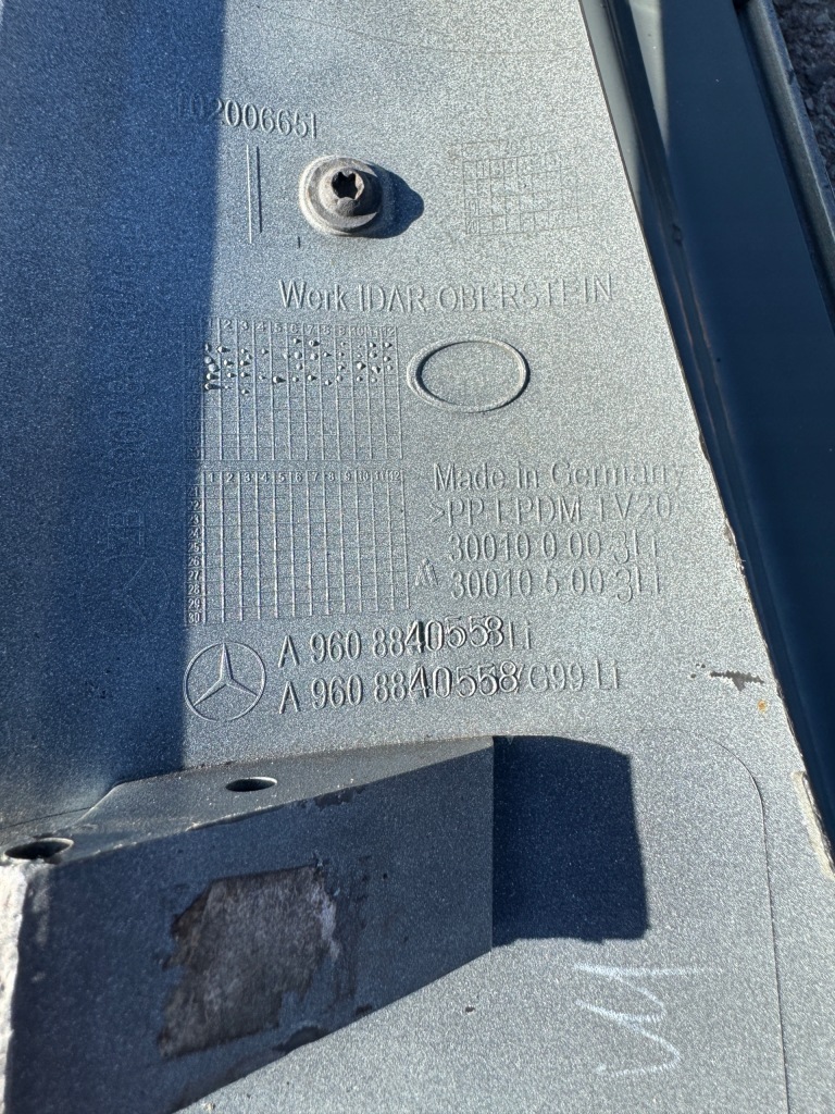 Захист вітровик лампи ліва mercedes actros mp 4 mp 5 a9608840558 Недорого