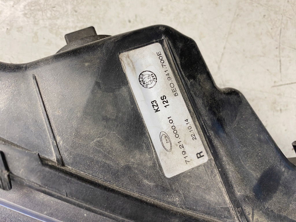 фото №9, Skoda octavia iii протитуманна фара правий 5e0941700e