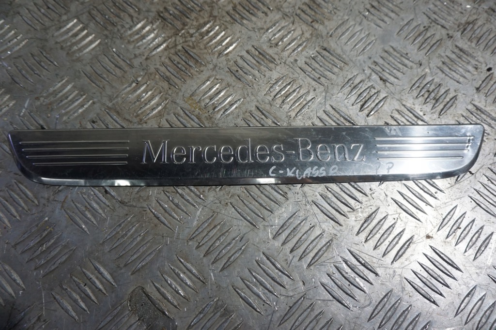 Купить Накладка  защита накладка порога  правая mercedes c-klasa w205 хром