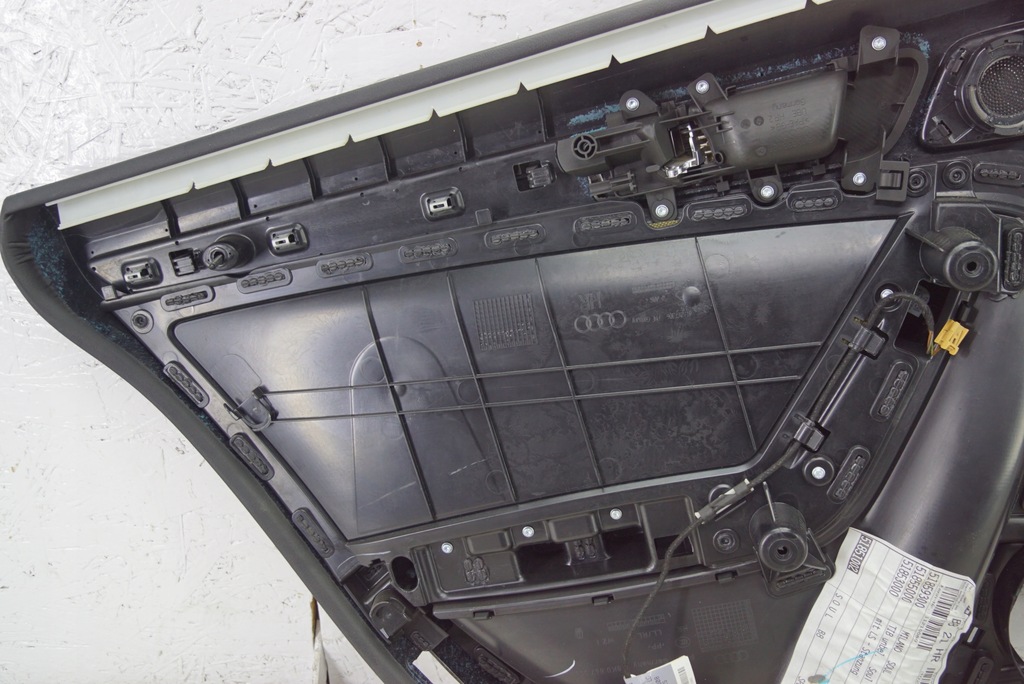 фото №15, Обшивка дверь правый задняя audi a4 b8