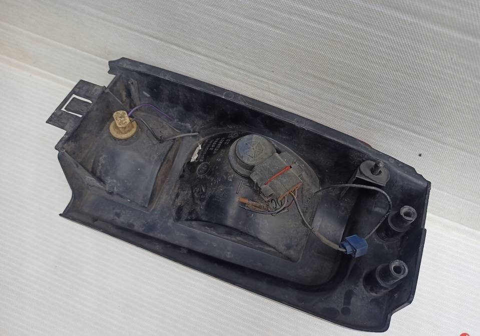 фото №6, Chrysler grand voyager ii 2 лампа задня задня права