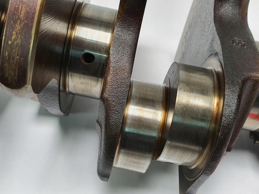 Wał коленчатый ccda audi a6 c6 2.8 fsi 06e101q Недорого