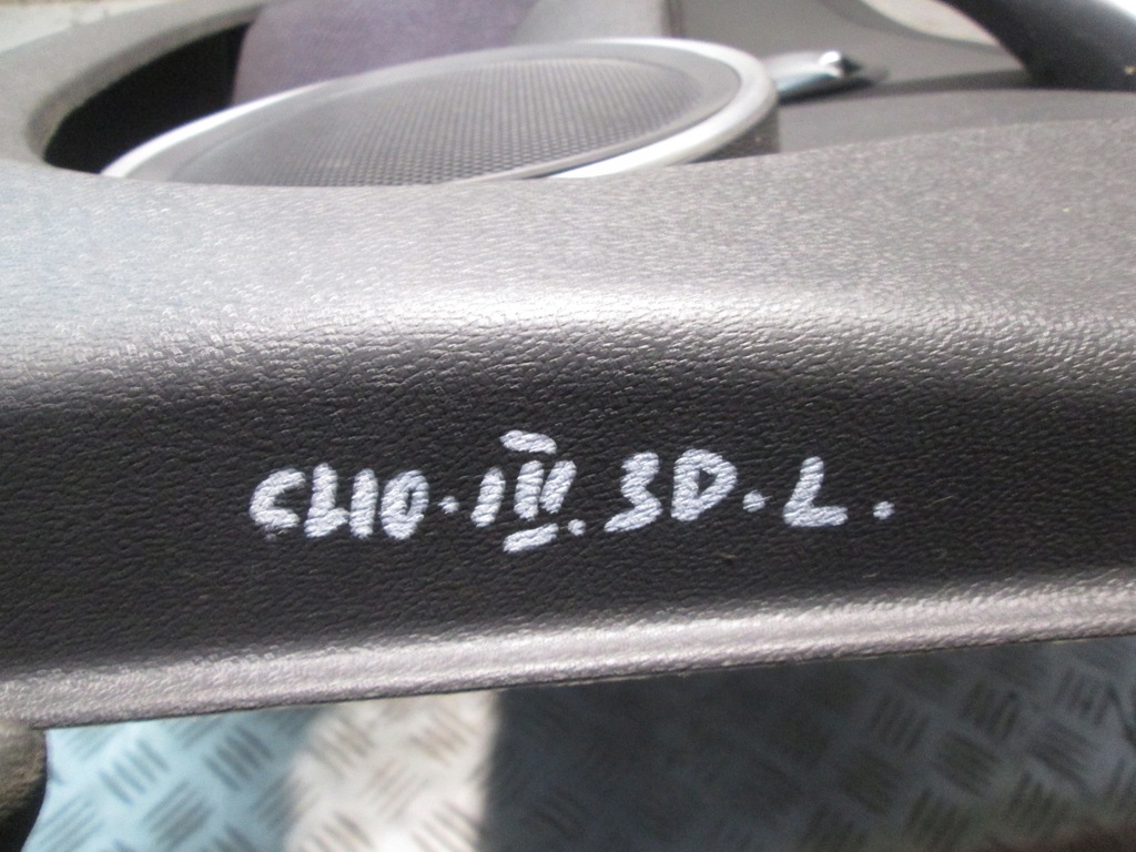 фото №4, Обшивка двері лівий перед renault clio iii 05- 3 двері