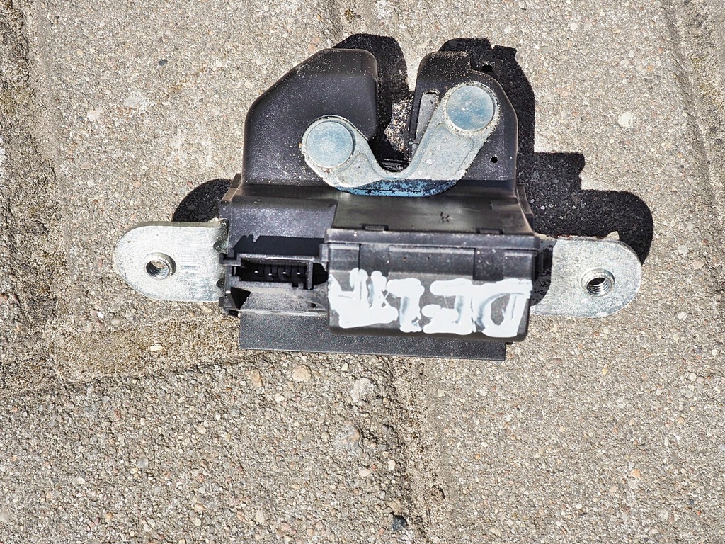 фото №5, Lancia delta iii замок крышки задняя задний багажника