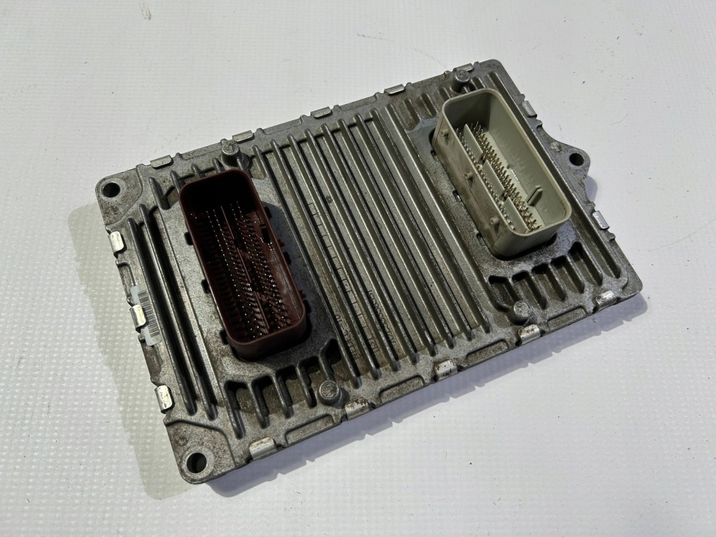 Блок управления модуль бортовой компьютер двигателя ecu dodge ram 1500 5.7 2013- с Разборки