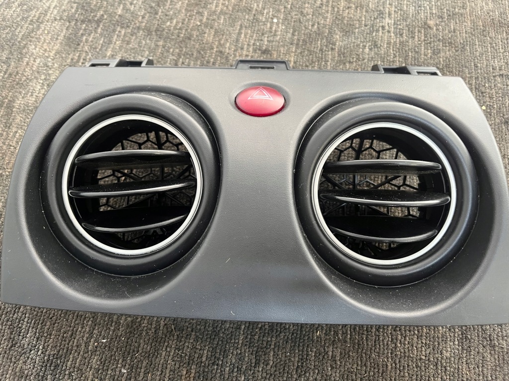 фото №10, Mitsubishi colt vi lift vii z30 средняя решётка обдув оригинал