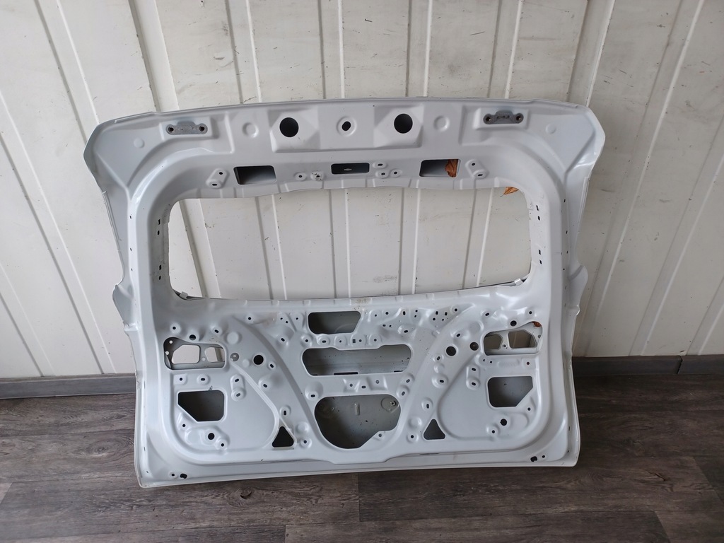 фото №16, Кришка багажника задня задня ---- toyota corolla cross ----