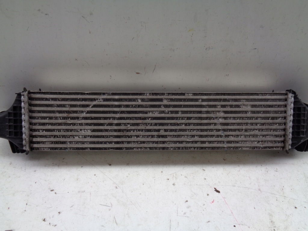 Радіатор інтеркулер mercedes cla w117 13- a2465000100 Недорого