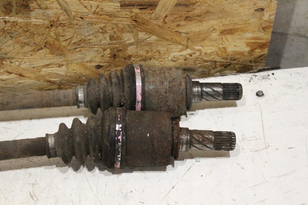 фото №2, Приводной вал задняя задние subaru forester ii sg 2.0 125km