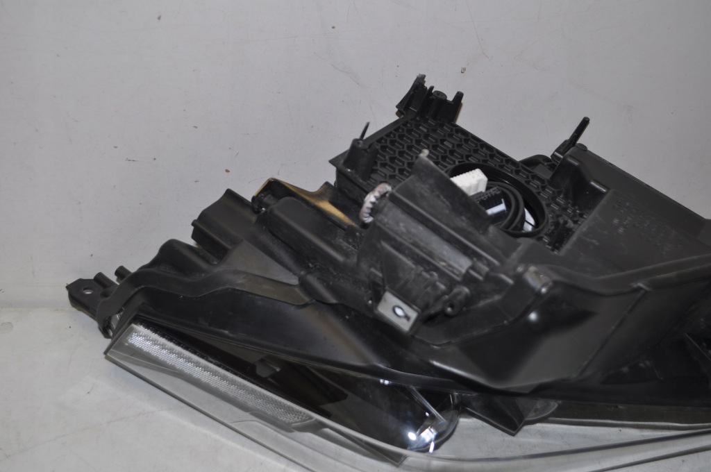 Toyota mirai 2016- фара левая перед full led в Украине