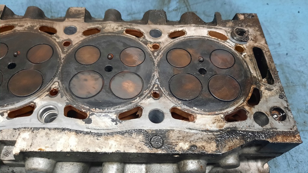 фото №9, Головка двигателя 9634559710 peugeot 807 2.2 hdi