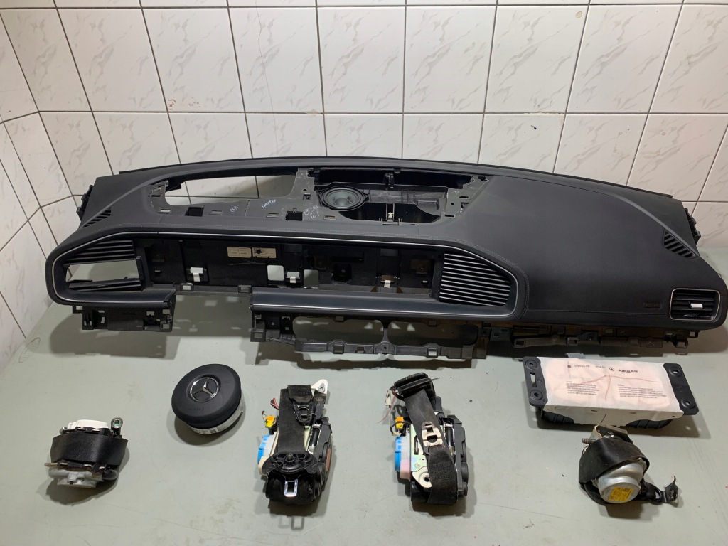 фото №1, Панель  панель приладів оригінал комплект ремені mercedes gle 167 a167 w167