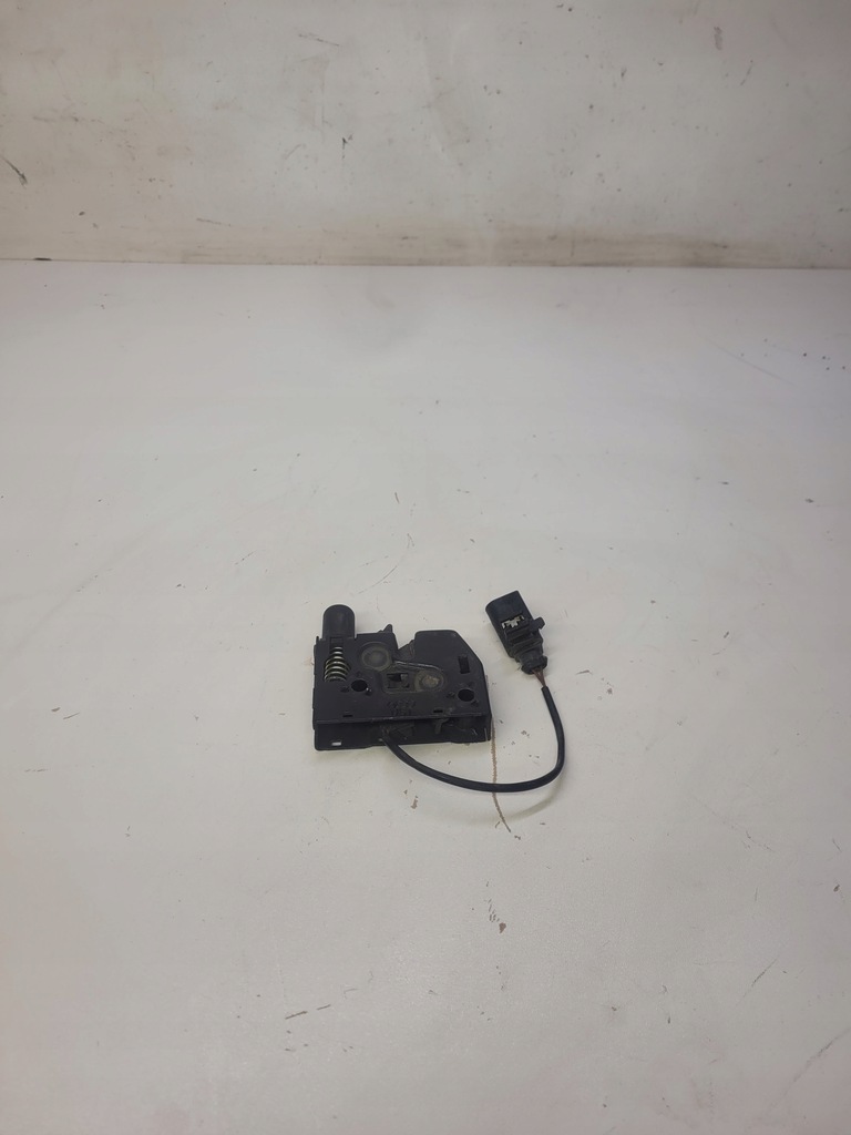 фото №1, Замок капот засов audi a8 d4 4h0823509c