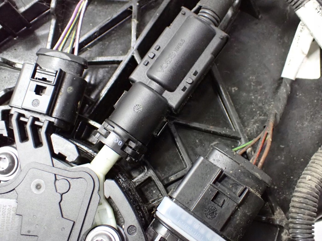 фото №10, Бак adblue насос заливная горловина 5q0131877r 5q0131969e 5q0131877r skoda karoq 20r