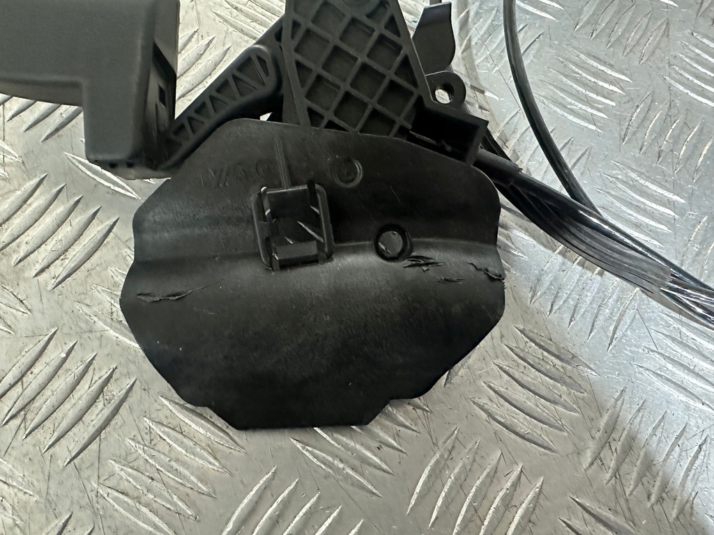 фото №3, Opel astra l трос ручка капот тяга europa