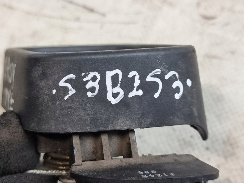 фото №10, Ручка багажника задняя оригинальный номер 2k0827185 volkswagen vw caddy iii