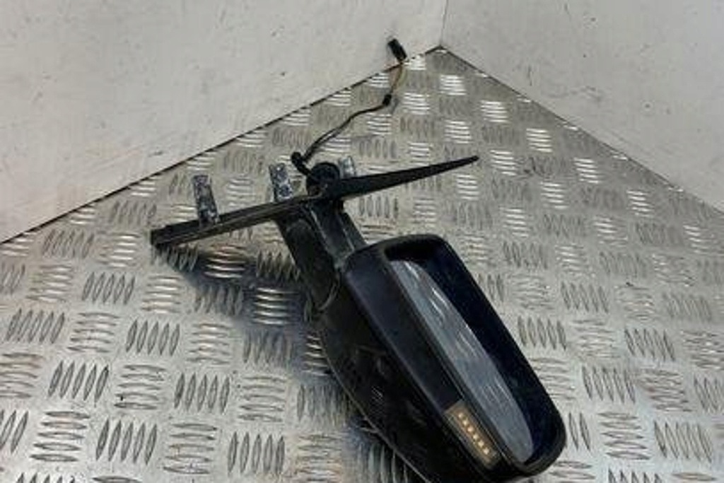 фото №7, Дзеркало ліва bmw 5 touring e61 e1010748 2.5l дизель 130kw 2004