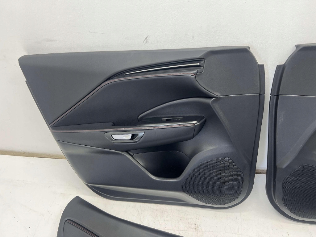 фото №10, Lexus lbx 2024- сиденья комплект сиденье заднее сиденье обшивки