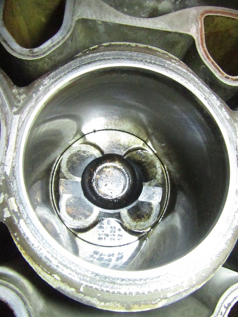 фото №8, Блок двигателя dół wał шатуны поршни bmw e81 e87 e90 e91 e92 n43b16a n43 1.6