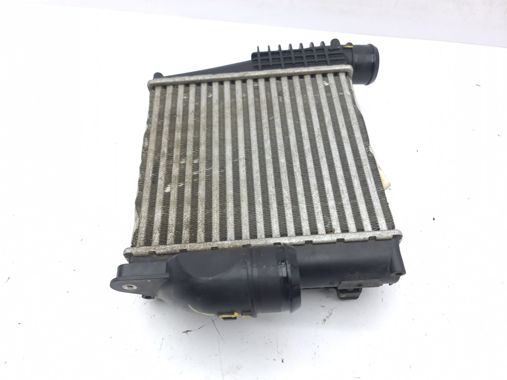 Peugeot 3008 2 2017 интеркулер p9675627980 в Украине