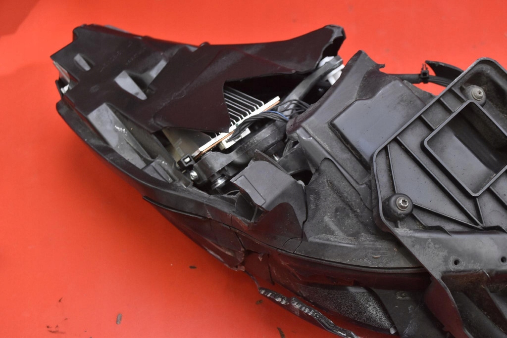 Фара левый фара перед full led европа  tesla model y 20- Цена