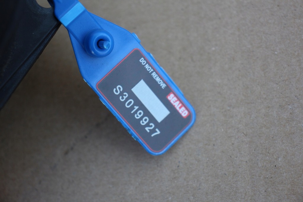 Расходомер воздуха vw seat skoda 2.3 v5 бензин 0280217529 bosch Недорого