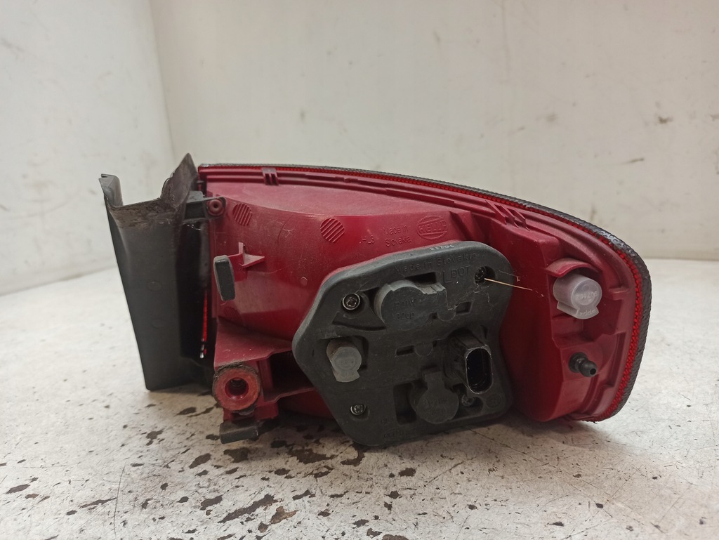 фото №7, Audi a4 b8 sedan лампа левый задняя w крыло 8k5945095d