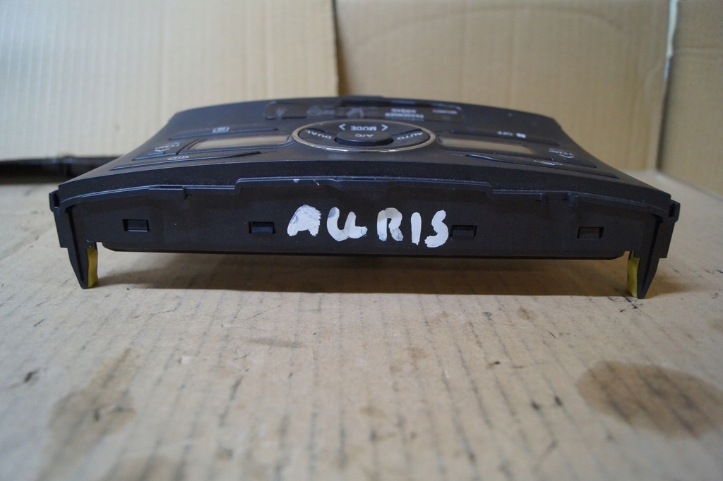 фото №6, Панель кондиціонера toyota auris 55900-02311