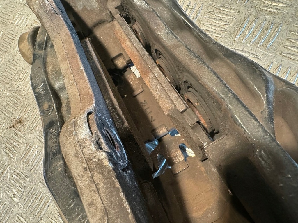 фото №5, Супорт audi a4 s4 a5 s5 8w0615105cq лівий передній перед ліва 3.0 tdi tfsi