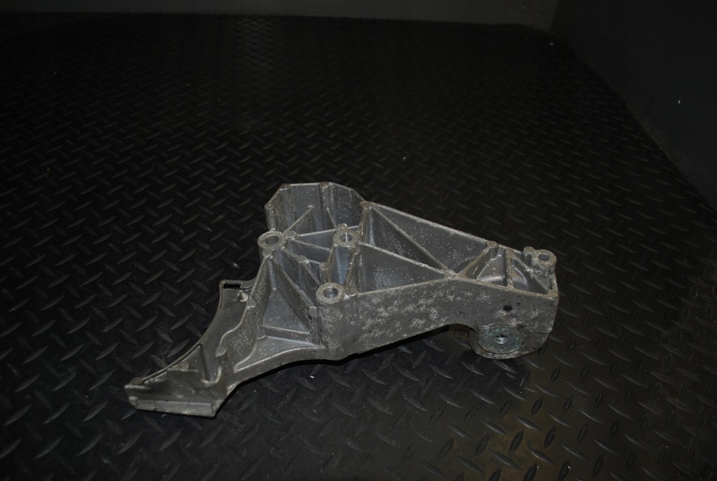 фото №8, Кронштейн підпора двигуна s6 c5 4.2 077121235a