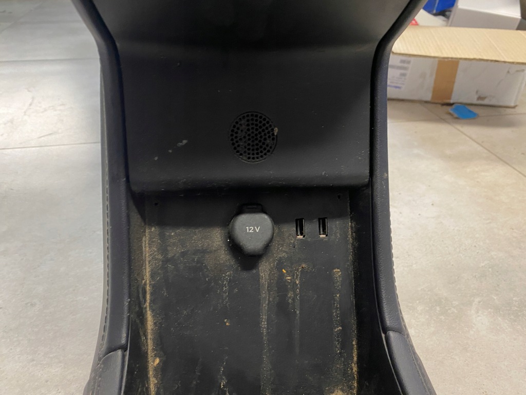 фото №8, Tesla model s 2013r тунель середній підлокітник