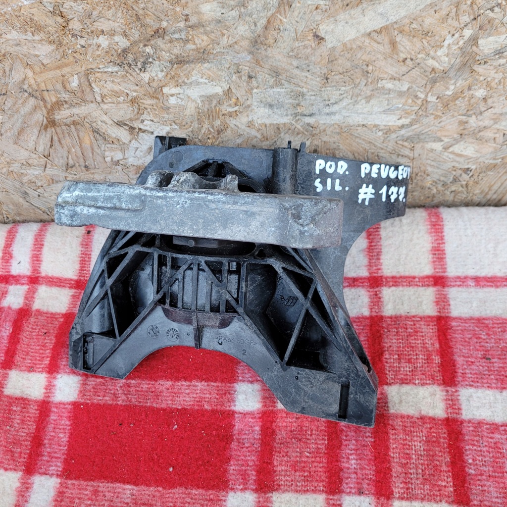 фото №1, Кронштейн подушка двигуна peugeot 9807992680