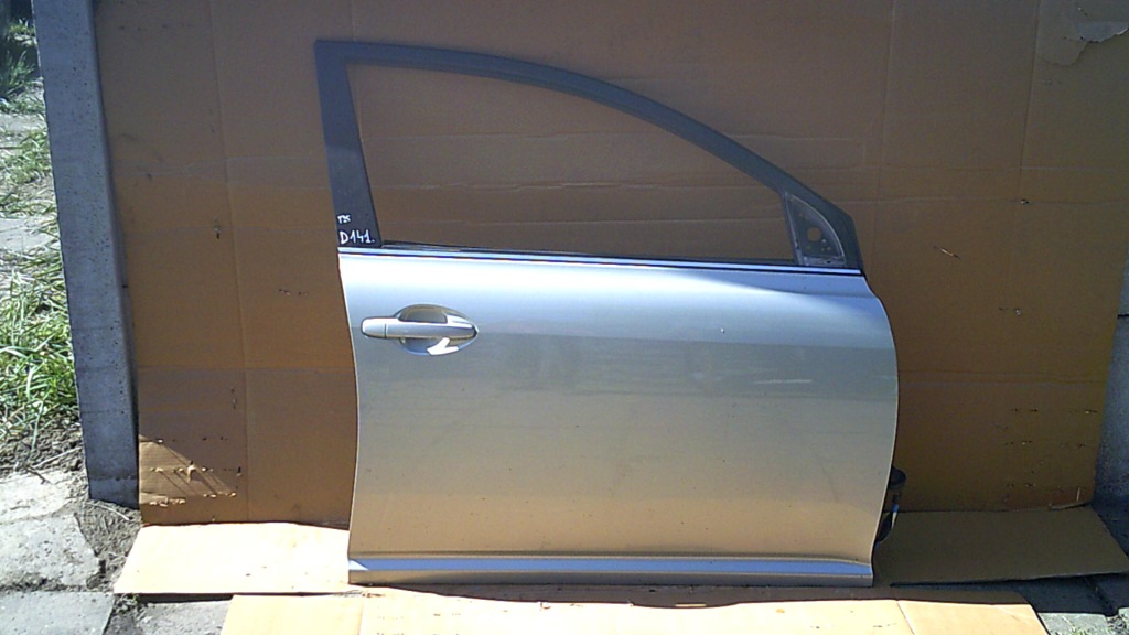 фото №1, Toyota avensis t25 03-09 двері праве передні