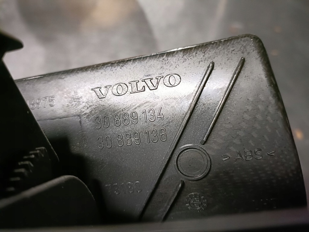 фото №6, Volvo s40 v40 пепельница 30889134