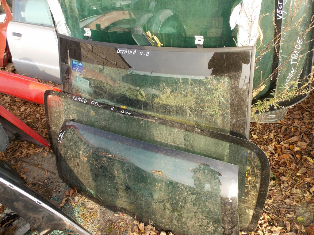 фото №2, Стекло крышки задний renault clio 98- хэтчбек