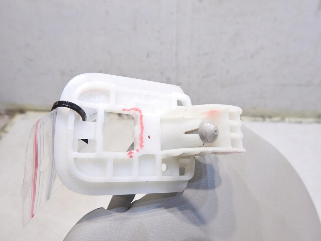 фото №5, Козирок захист права renault clio iii lift 8200294234