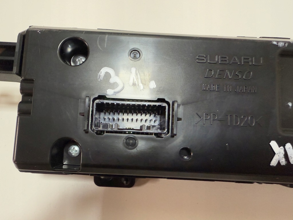 фото №13, Subaru xv ii 17-24 панель дисплей консолі приладова панель 85261fl420