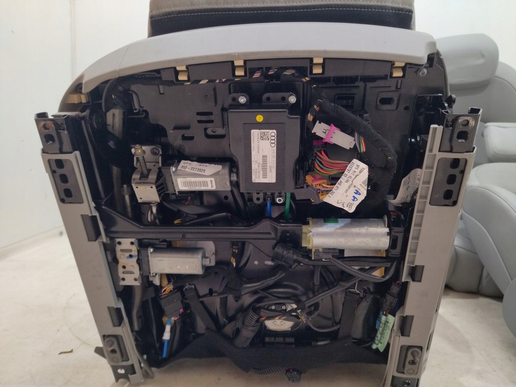 фото №8, Обивка сиденья заднее сиденье кожа audi a8 d4 2010-2018r