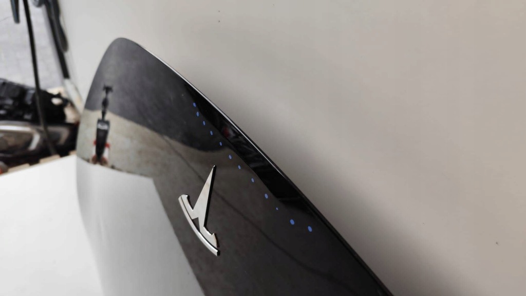 Tesla y капот кришка двигуна оригінал в Україні