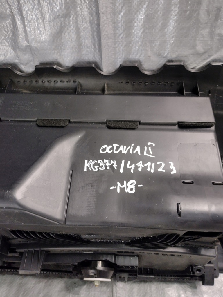 фото №11, Бардачок пассажира skoda octavia ii 2 оригинальный номер 1z1857097l